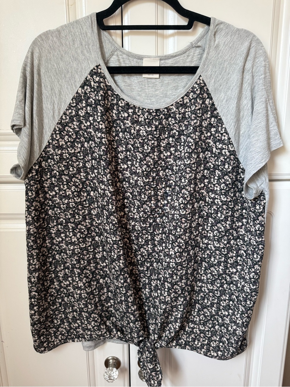 Kaileigh Gray Raglan Short-Sleeve Top with Black Floral Body and Front Tie
